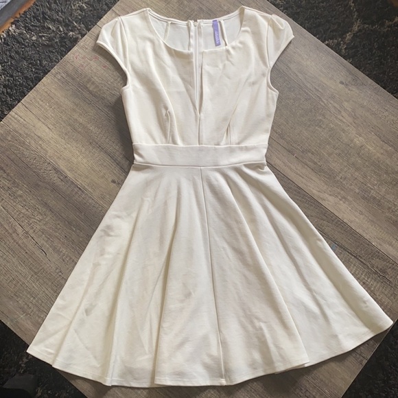 LULUS Exclusive Ivory Tulip Mini Dress Size XS - Picture 3 of 10